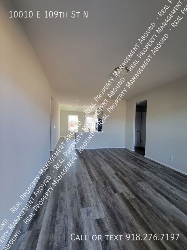 Photo - 10010 E 109th St N