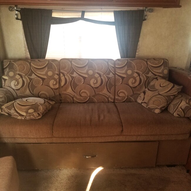 Photo - 218 W Carson St