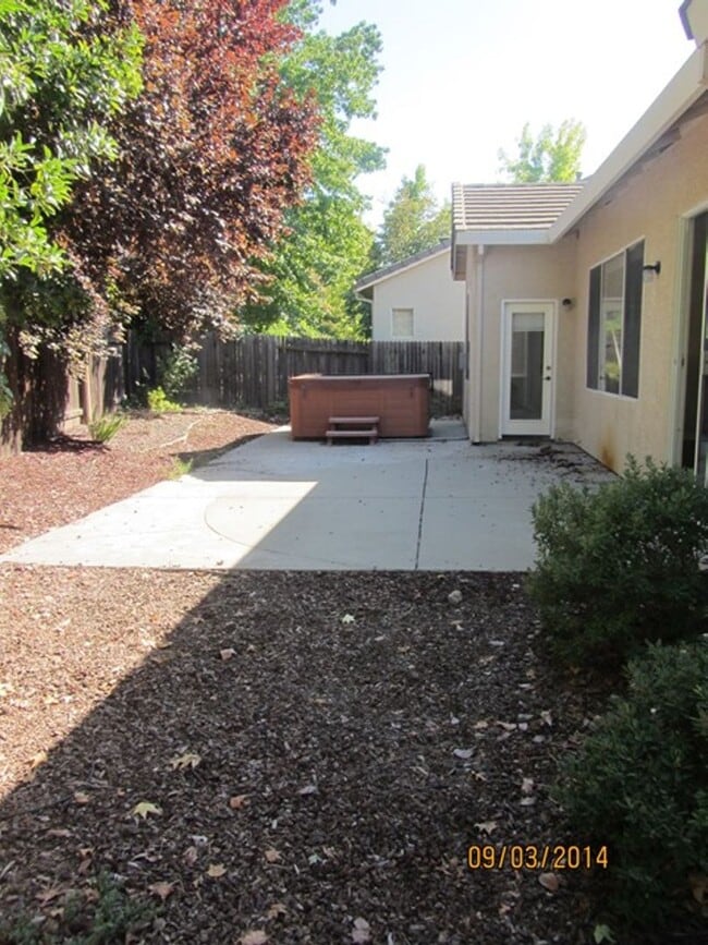 Photo - 858 Laurel Dr