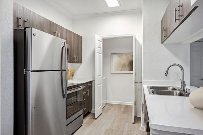 Photo - Granite Point