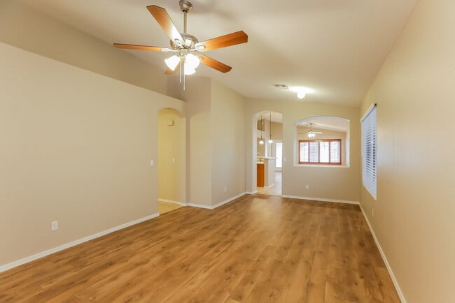 Photo - 2017 N 108th Dr