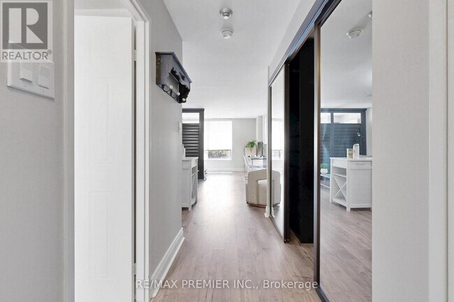Photo - 95 Prince Arthur Ave Unité PH 824