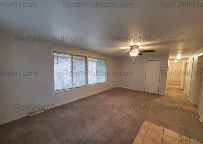 Photo - 3 Bedroom, 2 Bath & Main floor laundry- 6t...