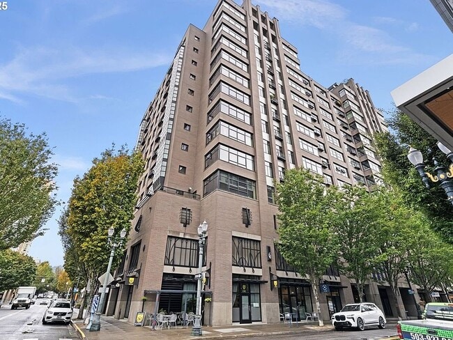 Building Photo - 333 NW 9th Ave