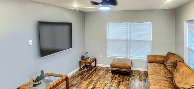 Photo - 1385 Elray Blvd