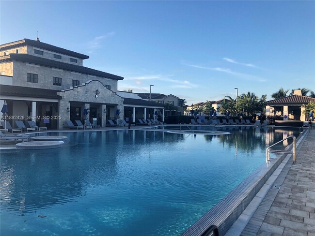 Building Photo - 17105 SW 96th St Unit Studio