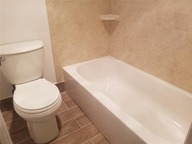 Photo - 9410 Poinciana Plz Unidad 101