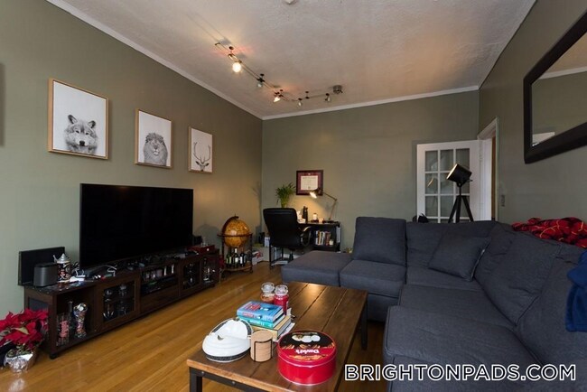 1874 Commonwealth Ave Unit 1