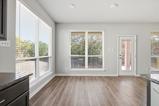 Photo - 5613 St Charles Dr