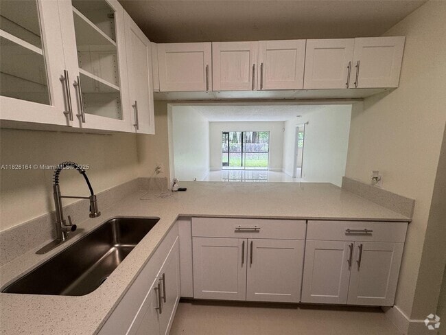 Building Photo - 7925 Fairview Dr Unit 102 Rental