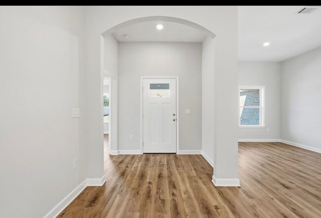 Photo - 1340 Hornbeam Dr