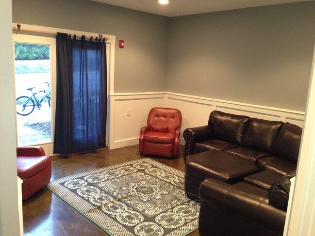 Photo - 703 N Walnut St