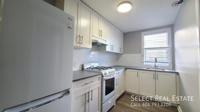 Photo - 790 Fraser Ave Unit 5