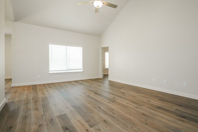 Photo - 1536 Harvester Dr