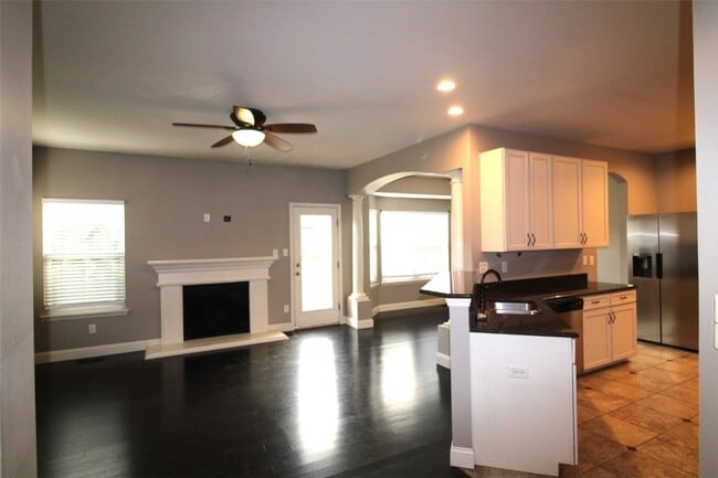 Photo - 415 Parkgate Dr