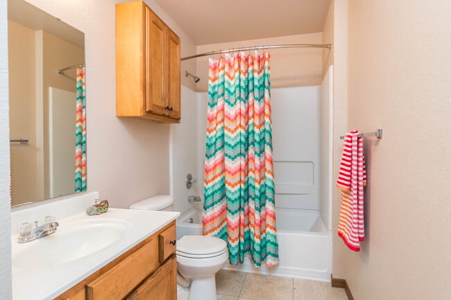 Photo - Stone Pointe Apartments