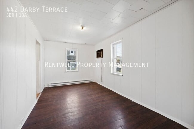 442 Darby Terrace