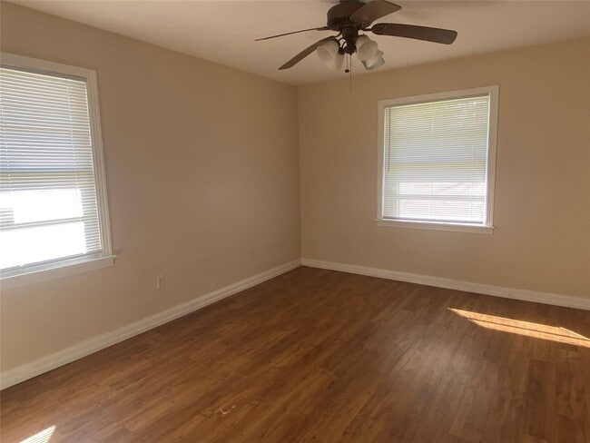 Photo - 243 Acacia St
