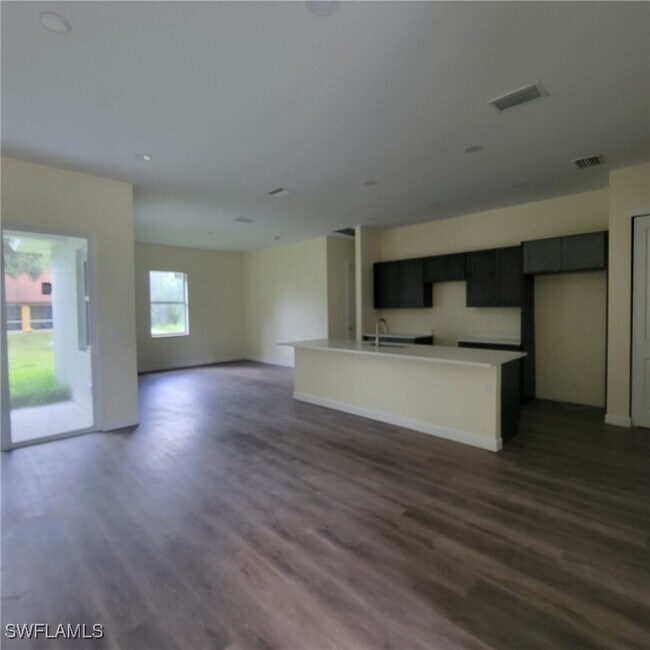 Photo - 1900 W 16th St