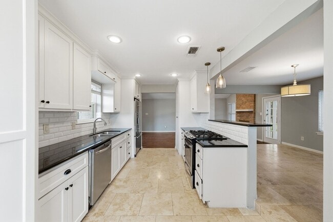 Photo - 2502 Hollow Hook Rd
