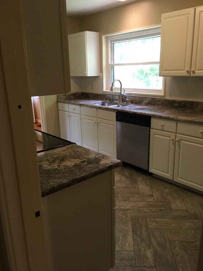 Updated Kitchen - 1640 Beckham Dr