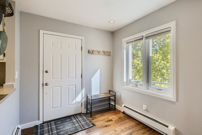 Photo - Downtown 2 BDR / 2BA - Walk to Everything