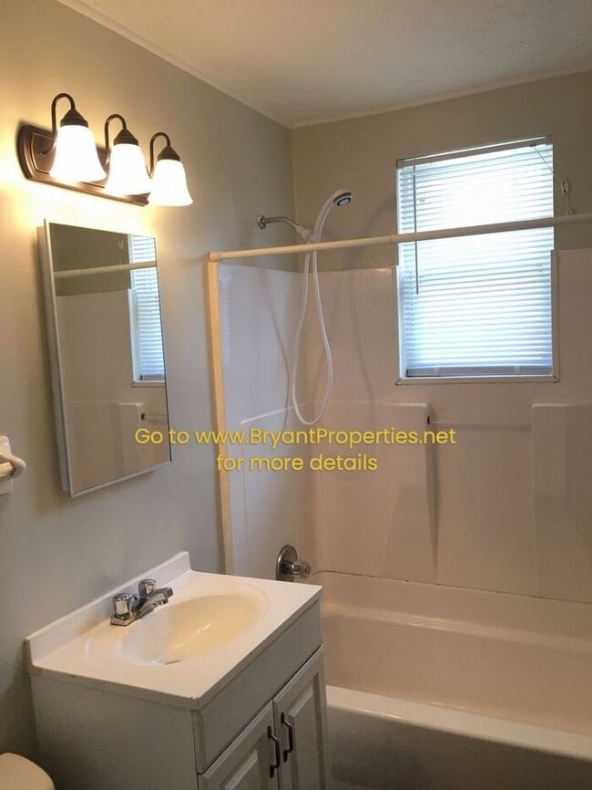 Photo - Hendersonville - 2 Bedroom Duplex Basement...