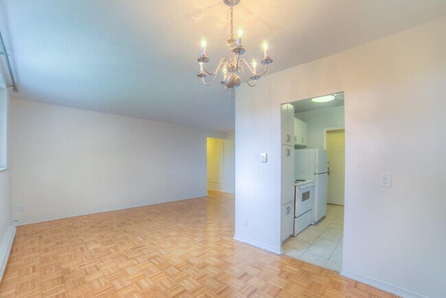 Photo - Reedaire Court Apartments