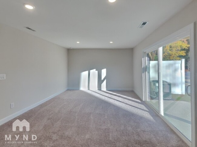 Photo - 7000 Point Bar Pl