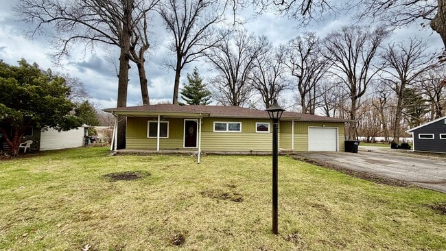 Building Photo - 3101 N County Line Rd