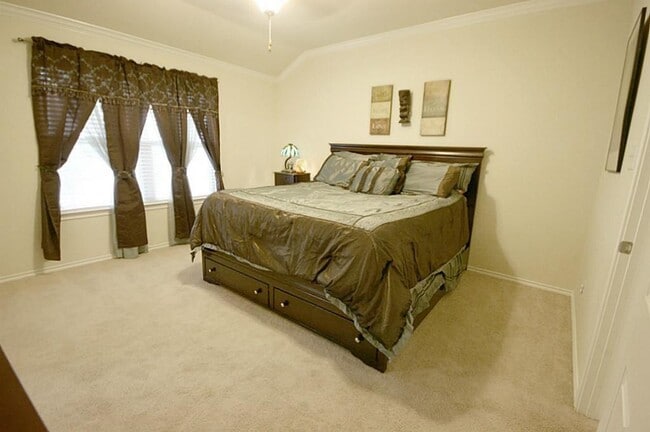 Building Photo - 6414 Haywards Crossing S Cir Rental