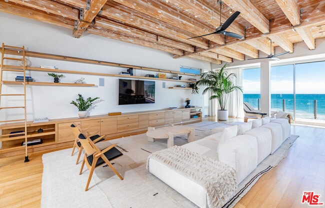 Photo - 25160 Malibu Rd