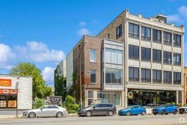 Building Photo - 2620 W North Ave Unit 2 Rental