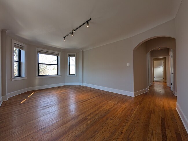 Photo - 2329 N Rockwell St Unit 2327-3A