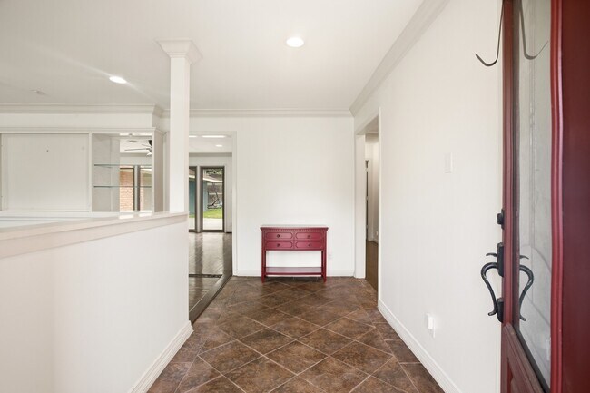 Photo - 5238 Kinglet St