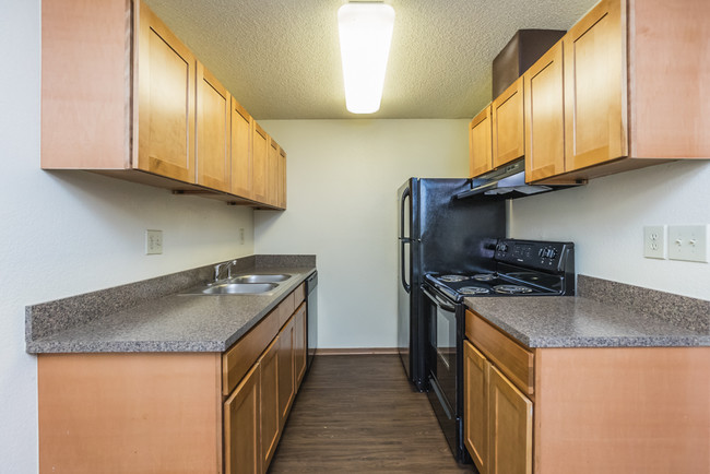 Charleston Crossing Apartments For Rent in Broken Arrow, OK | ForRent.com