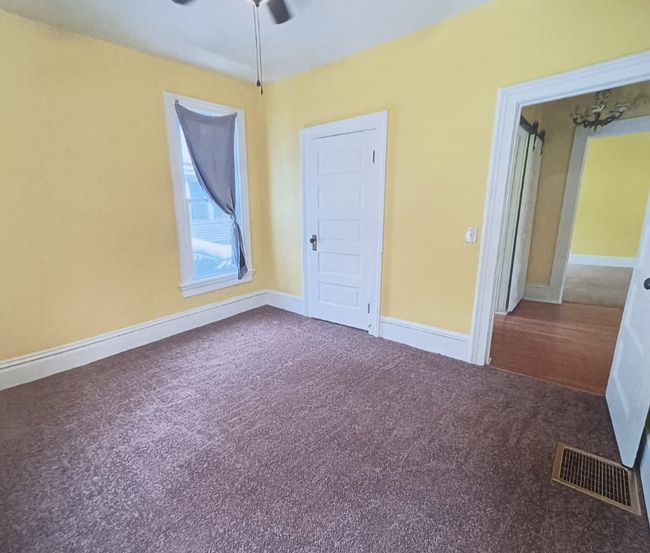 Photo - 609 Rumely St