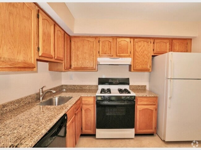 Building Photo - 108 Lowell Ct Unit Apt 6