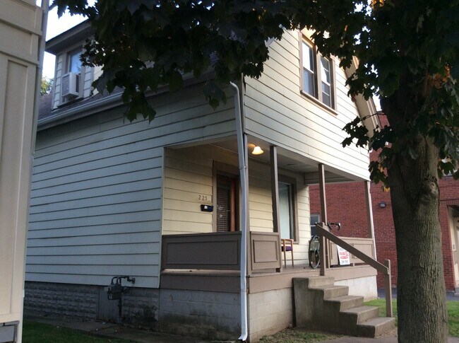 Photo - 3 bedroom 1 bath single family home with y...