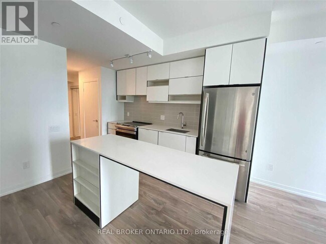 Photo - 4065 Confederation Pkwy Unit 2212