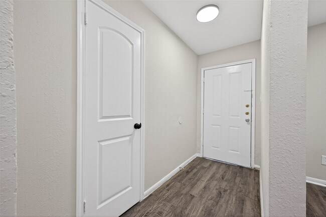 Photo - 427 Hollyvale Dr Unit 20