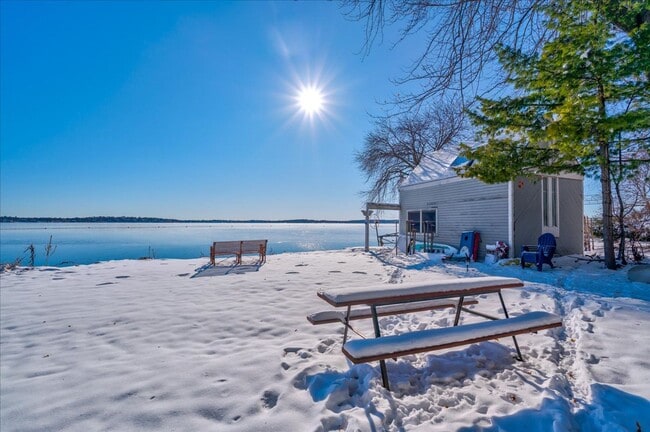 Building Photo - Jenifer Street Unit 731 1/2