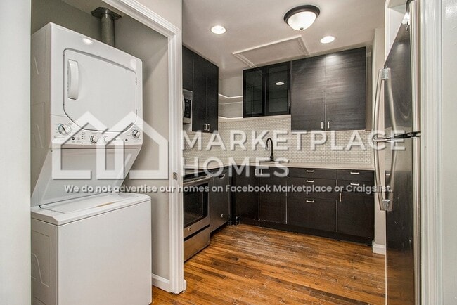 Photo - 517 Woodward Ave SE