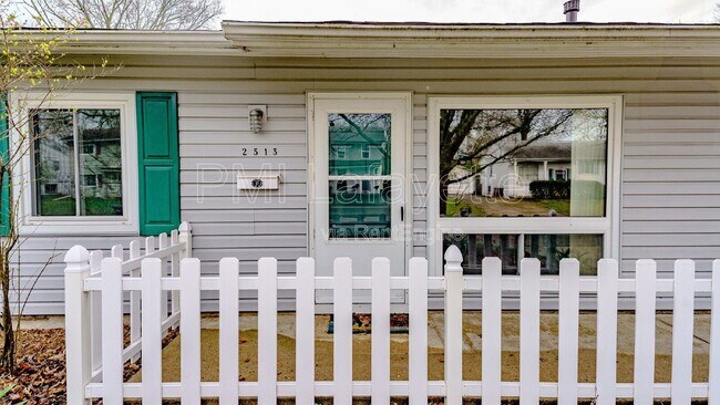 Photo - 2513 Oswego Ln