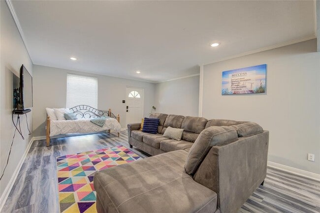 Photo - 811 Lovett Blvd Unit 20