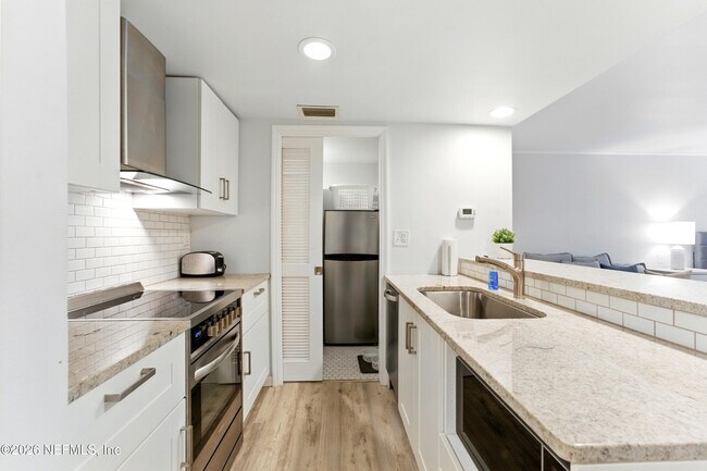 Photo - 658 Summer Pl