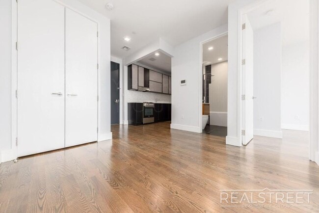 Photo - Luxury 2 BR in Bushwick with Roof Deck! Unidad 2F