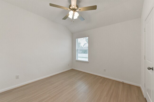 Photo - 11938 Lakewood W Dr