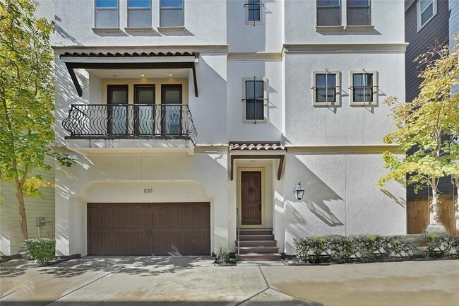 Building Photo - 1137-15th 1/2 W 15th 1/2 St Rental