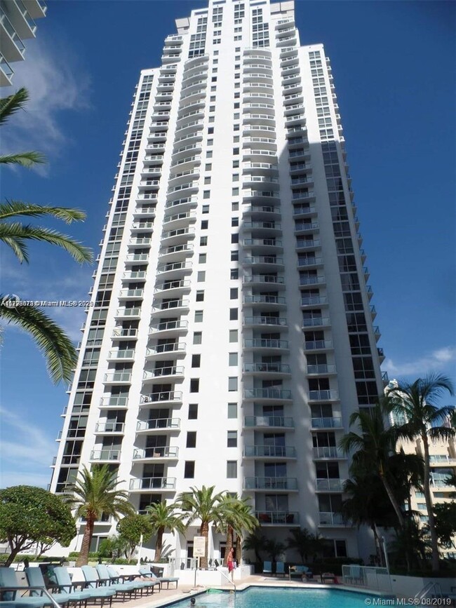 Photo - 1050 Brickell Ave Unidad 1420 Rental